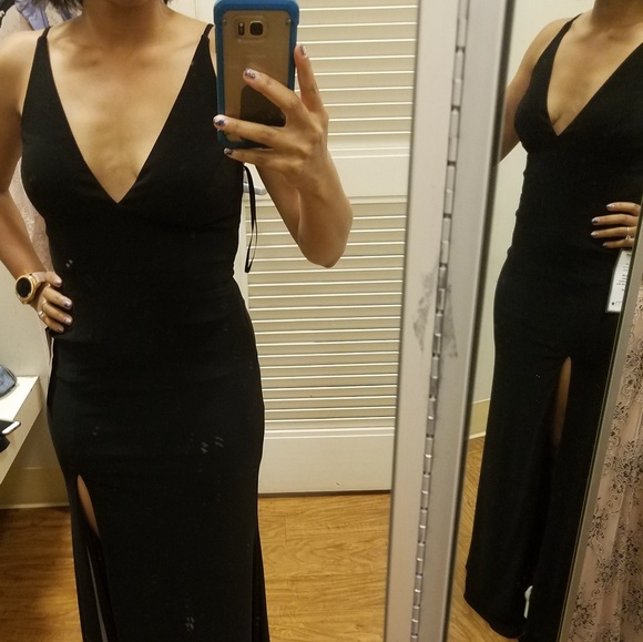 SEXY and Gorgeous Long Black Dress - Picture 3 of 6